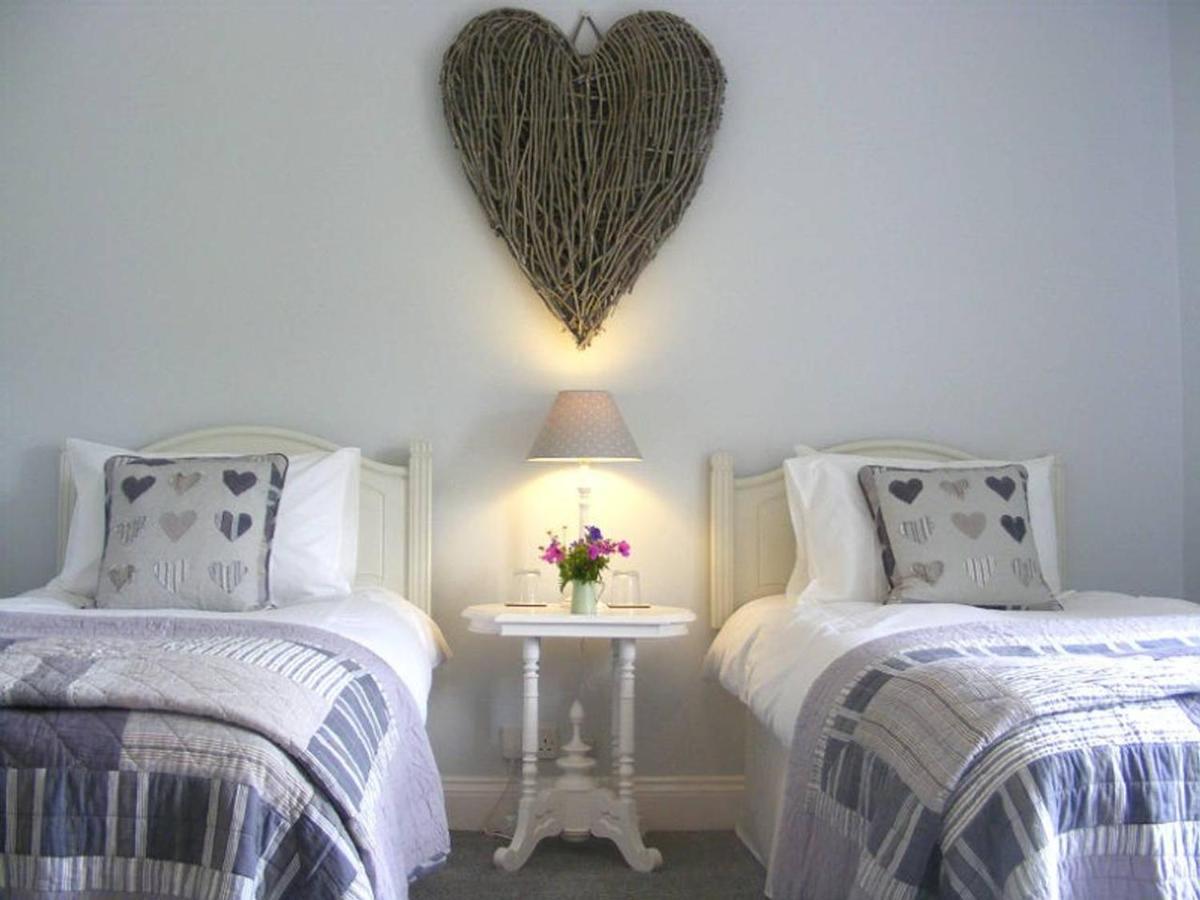 Lobhill Farmhouse Bed And Breakfast And Self Catering Accommodation Okehampton Quarto foto